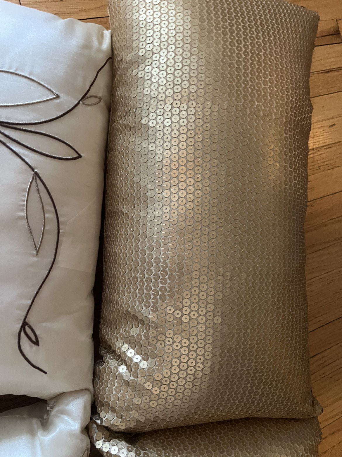 Decorative Pillows - photo 3