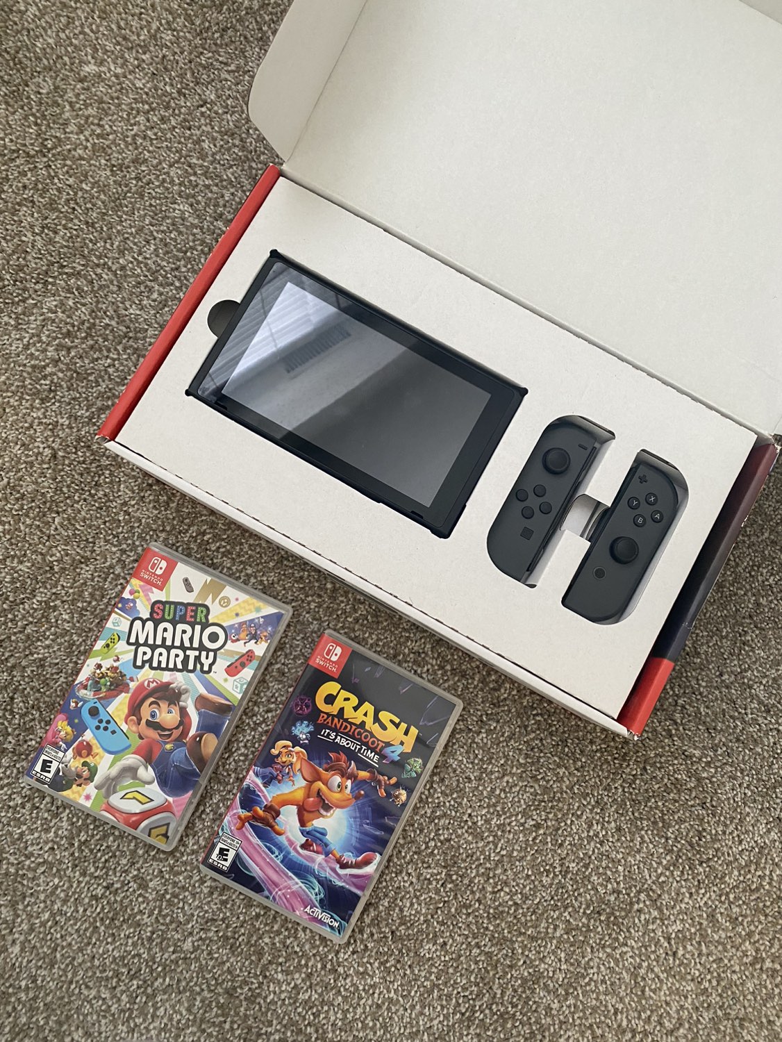 Nintendo Switch with 2 games - photo 2