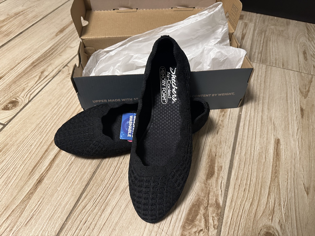 WOMENS FLAT size 8 (SKECHERS)