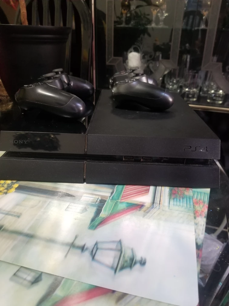 selling PS4 and Random games. - photo 3