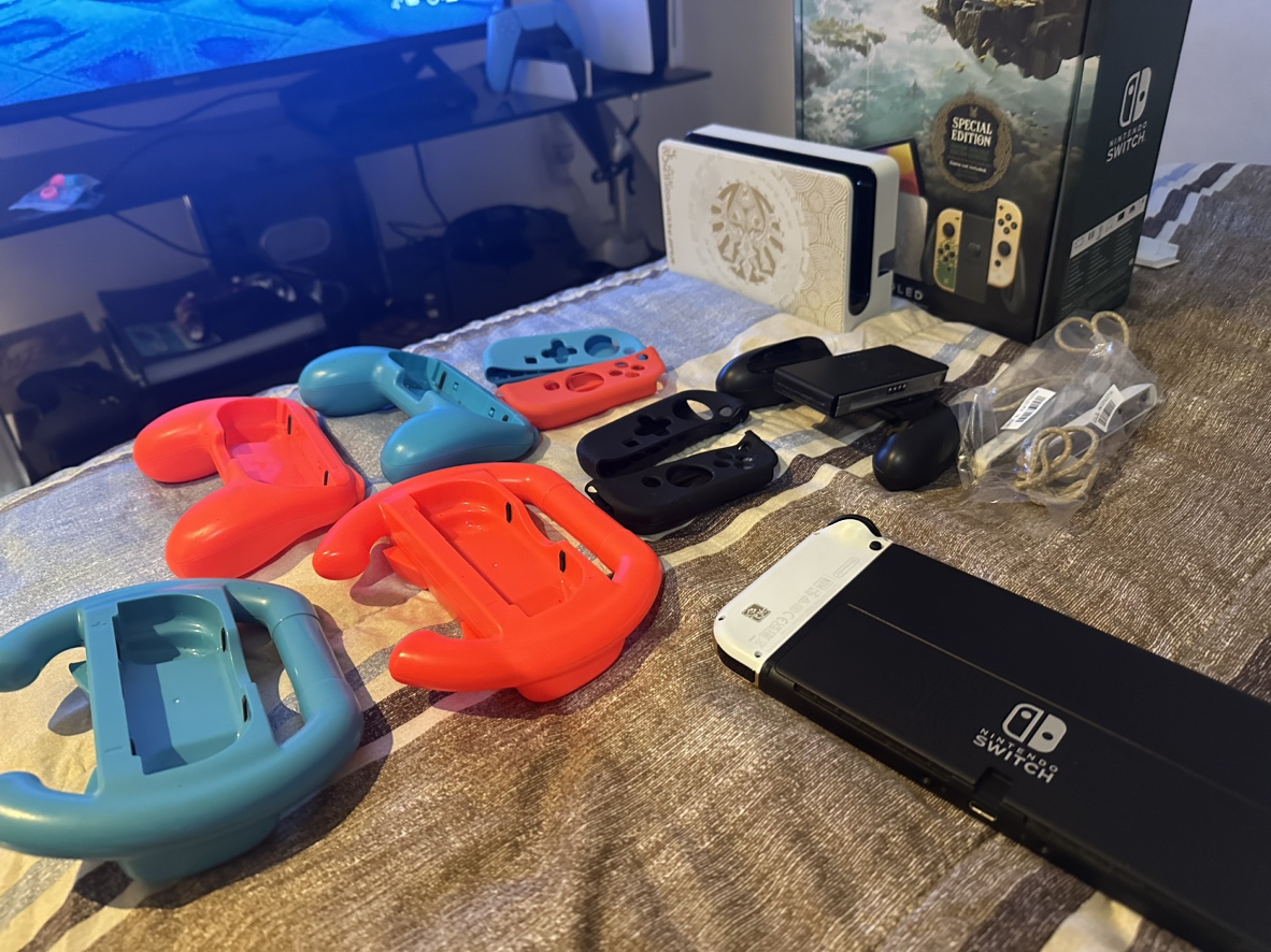 Nintendo Switch Zelda version+games - photo 3