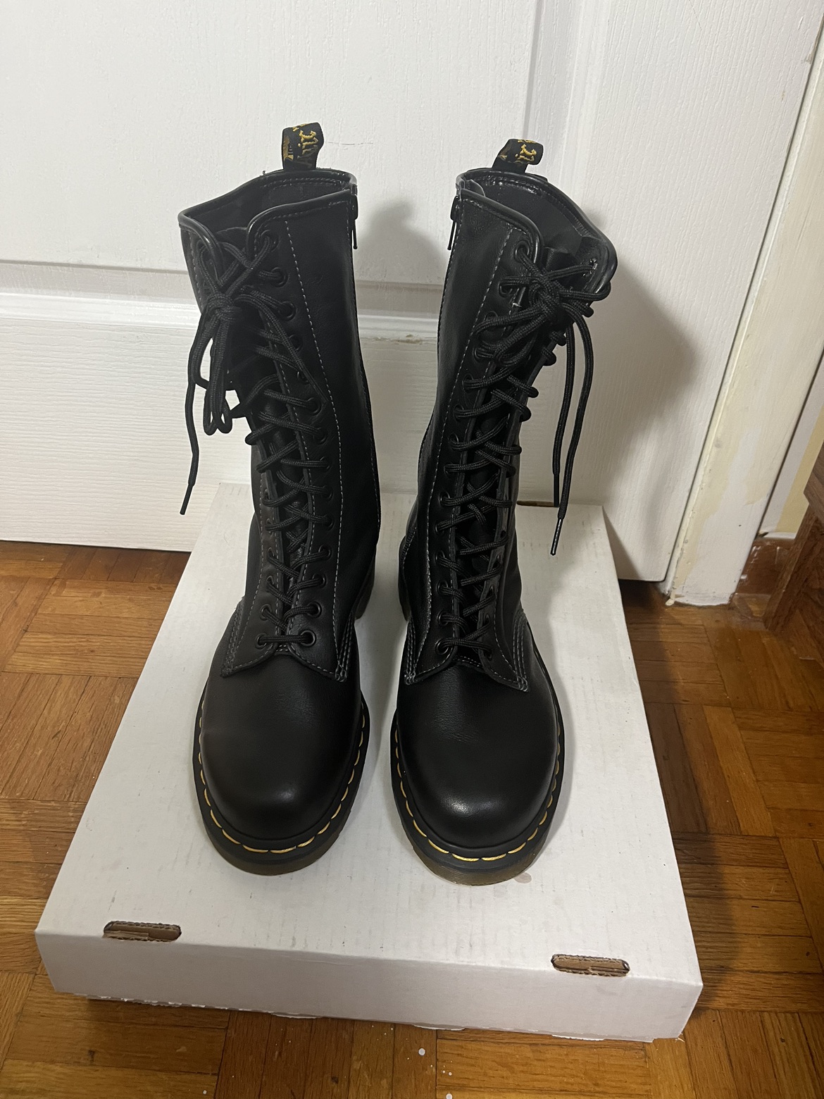 Women’s Dr. Martens  Leather Knee High Boots Black size 9 New image indicator(3)
