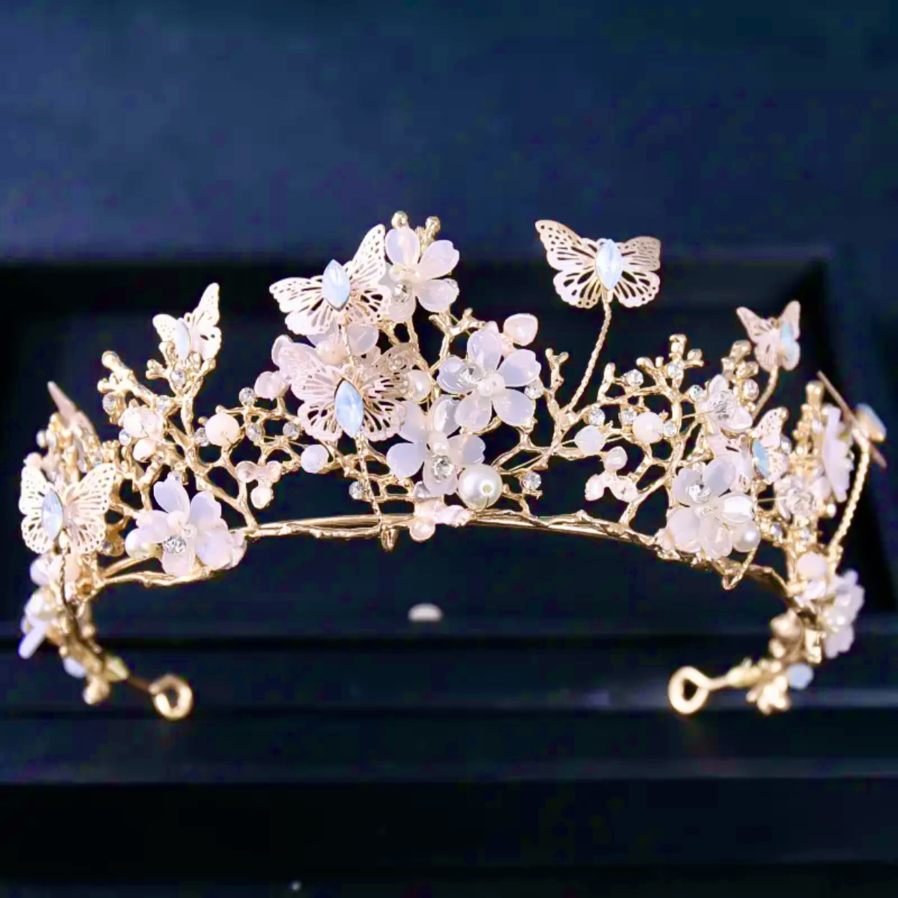 BNIB butterfly & diamonds crown - photo 2