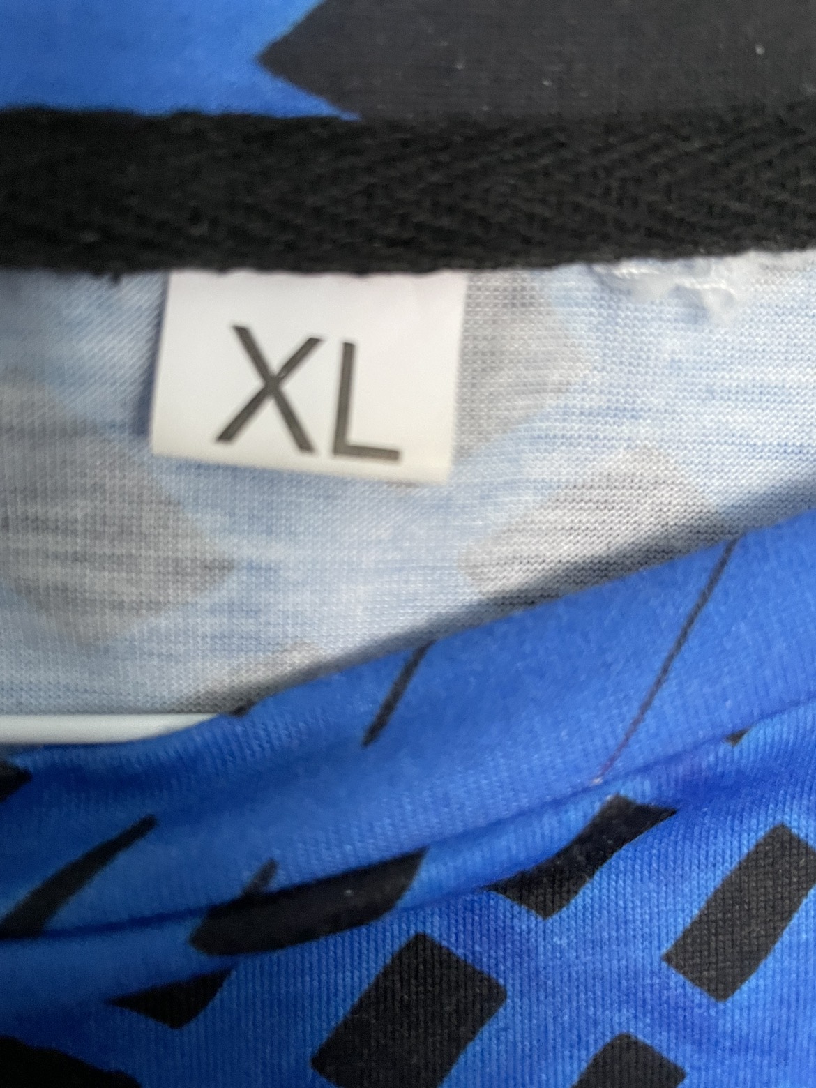 Men’s long sleeve t-shirt image indicator(2)