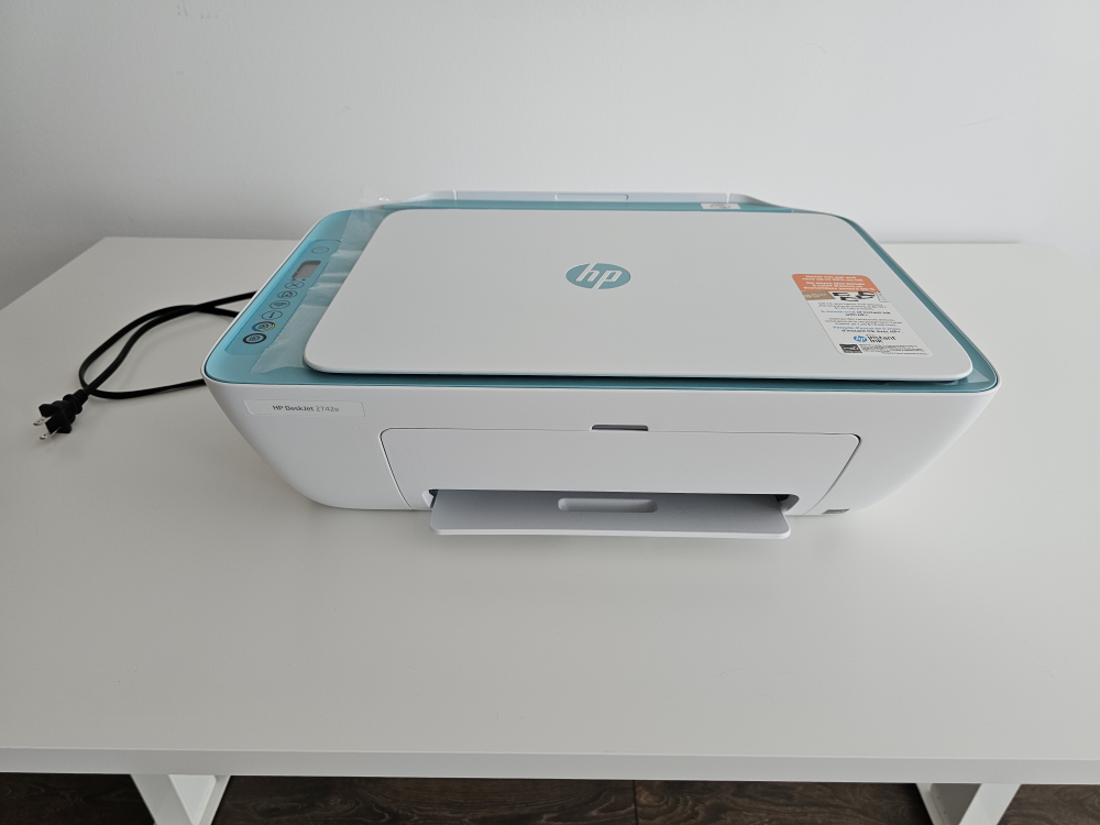 HP printer and scanner - photo 2