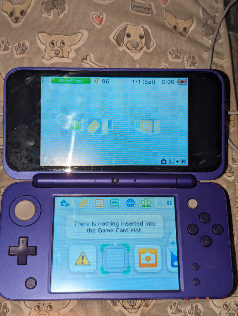 Nintendo Ds + 8games +carrycase thumbnail