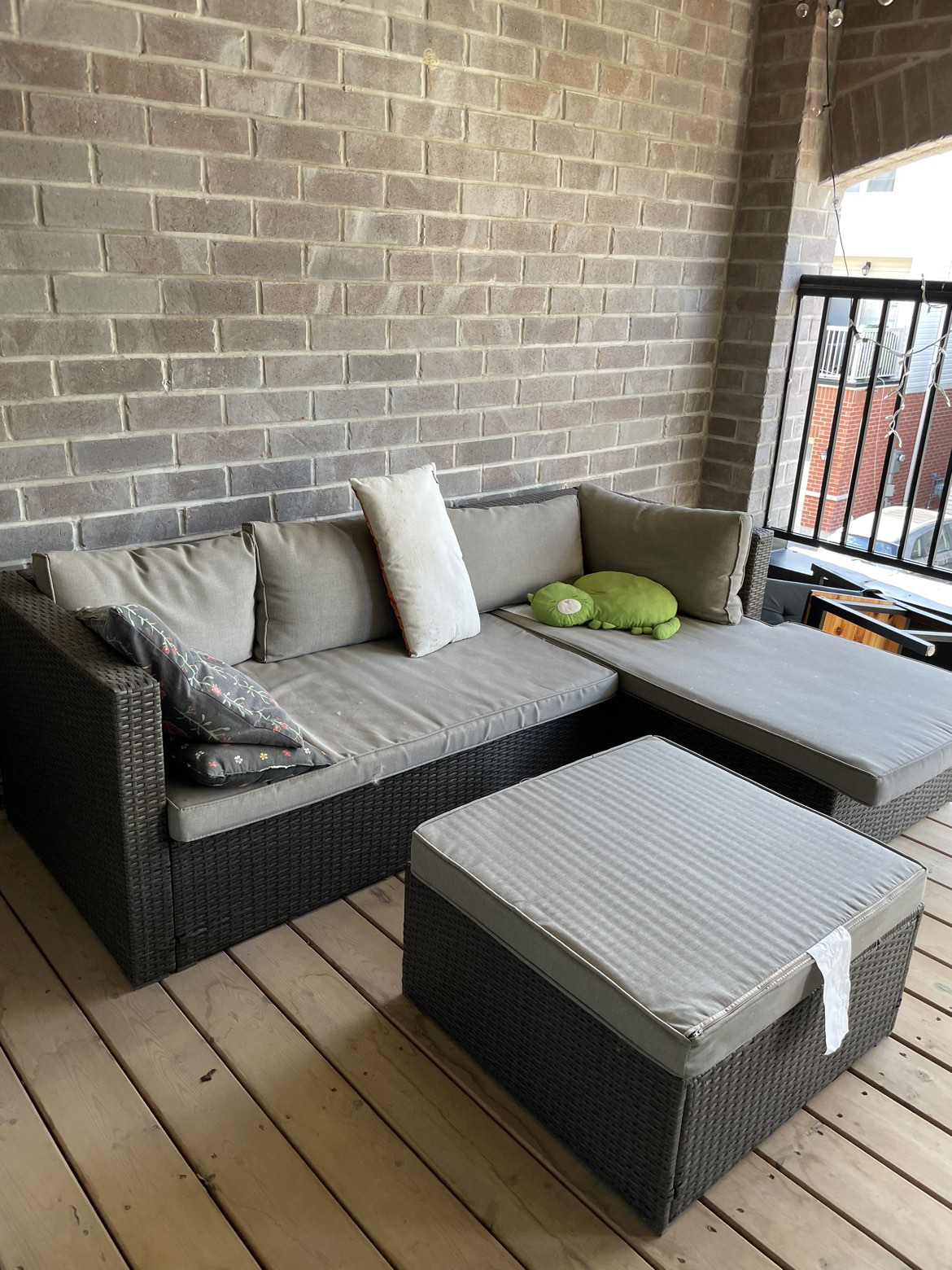 Patio Set (80 x 60 inch)