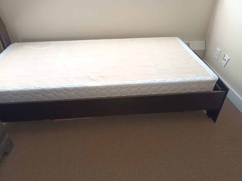 twin bed - photo 2