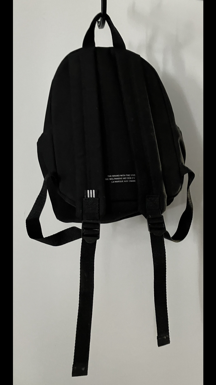 Adidas MINI/SMALL Sized Black Backpack 🎒🖤 image indicator(2)