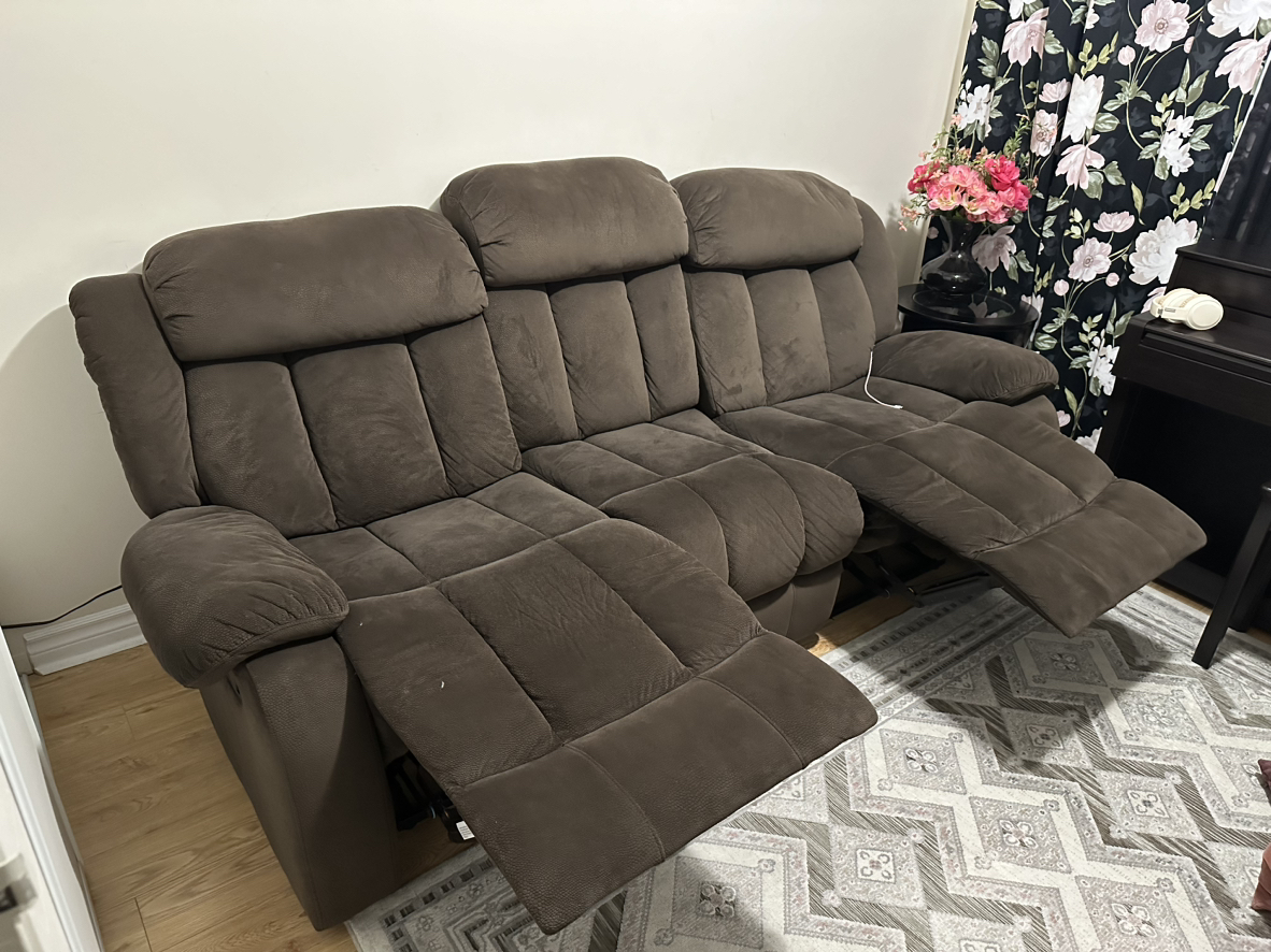 Couch - photo 3