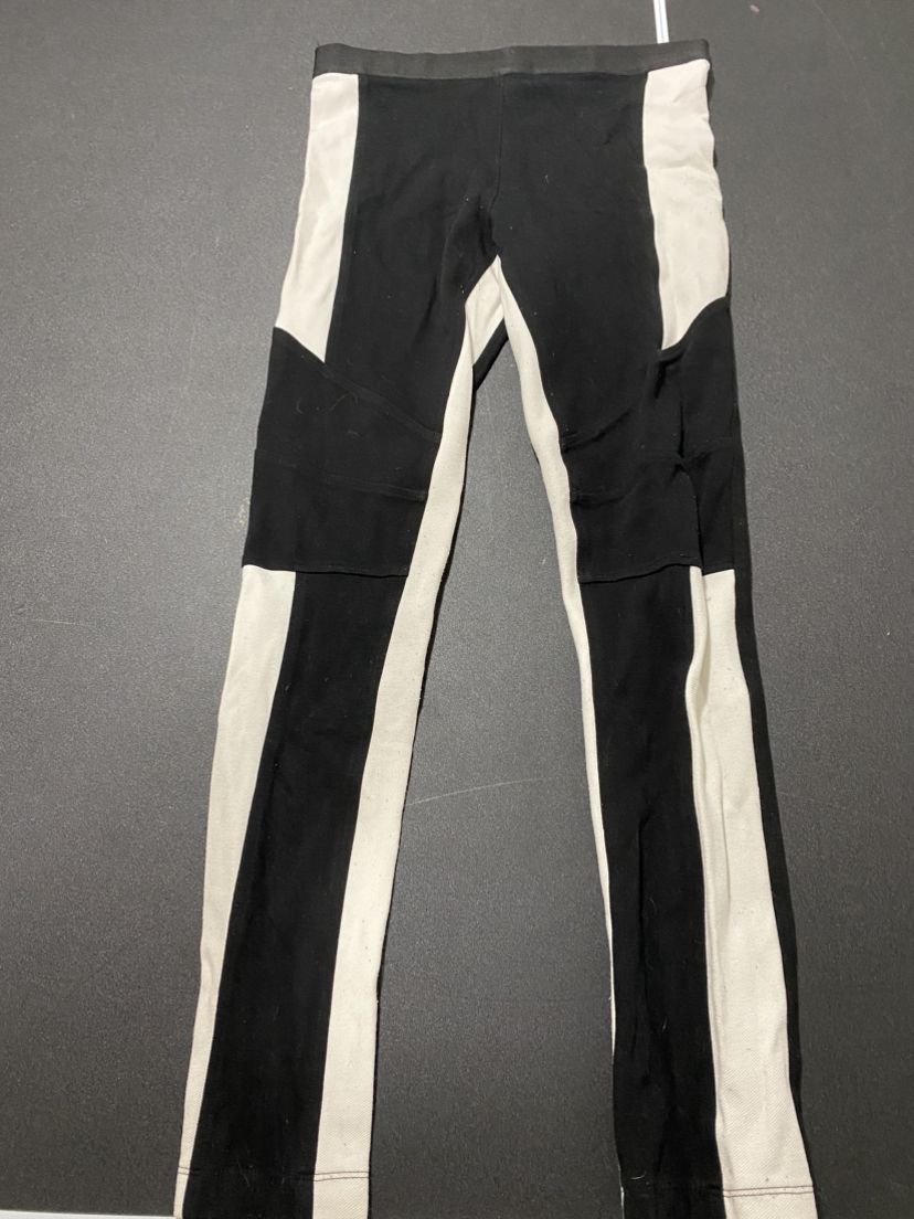 Stretchy pants / activewear. Ladies size M