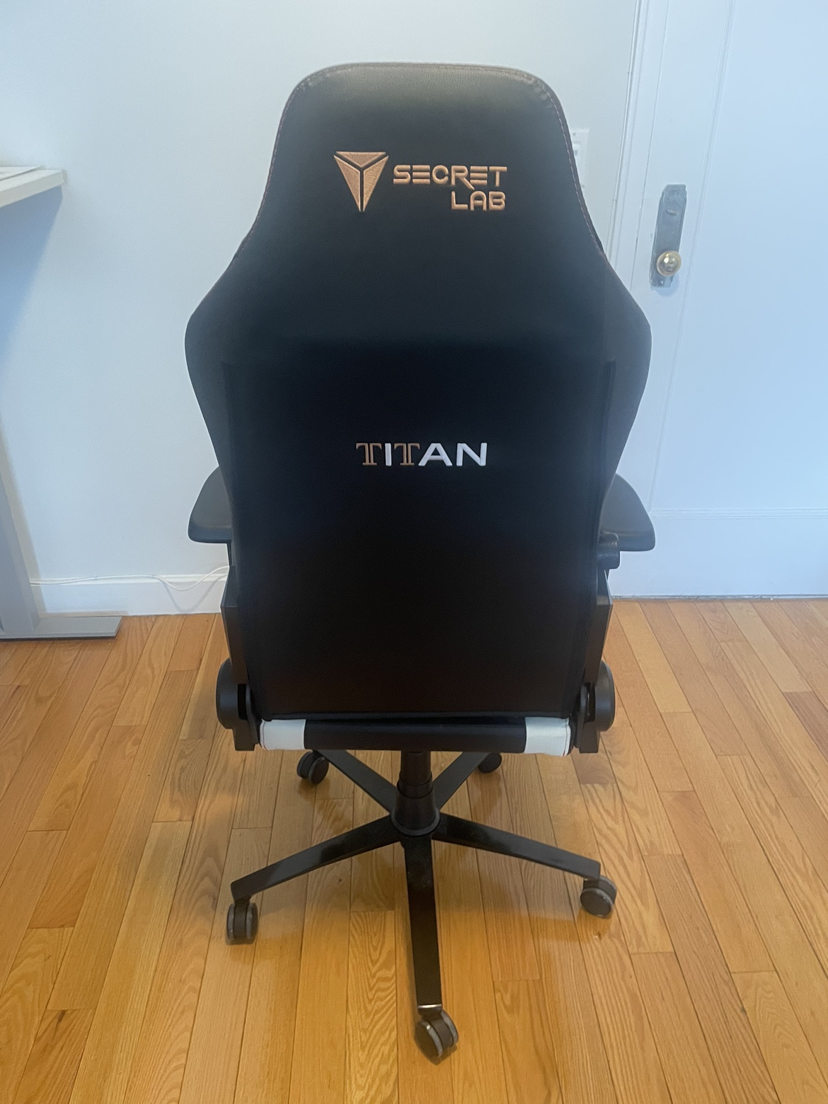 Secretlab TITAN  gaming chair