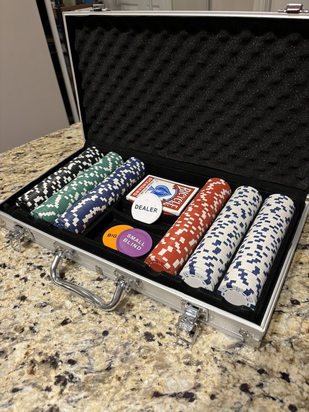 Poker Set - Cards & Chips thumbnail