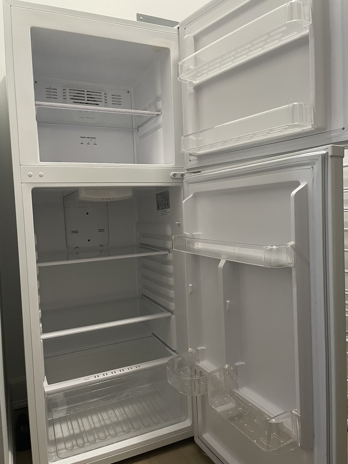Refrigerator - photo 2
