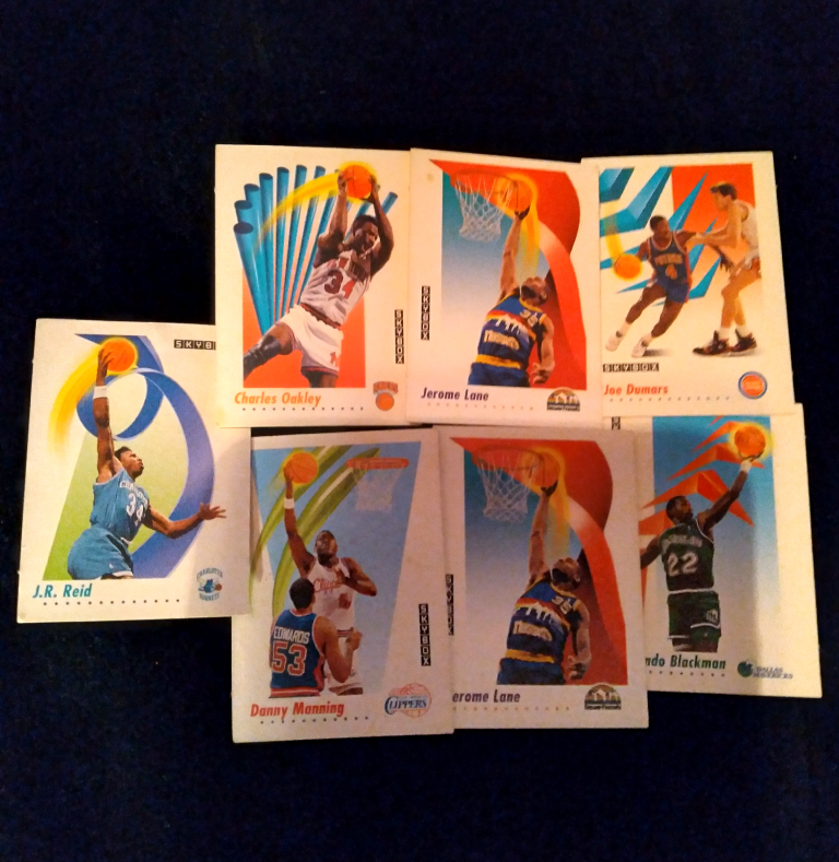 VINTAGE SPORTS CARDS LOT - 132 CARDS - NBA, NHL, MLB image indicator(4)