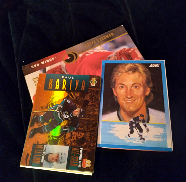 VINTAGE SPORTS CARDS LOT - 132 CARDS - NBA, NHL, MLB image indicator(6)