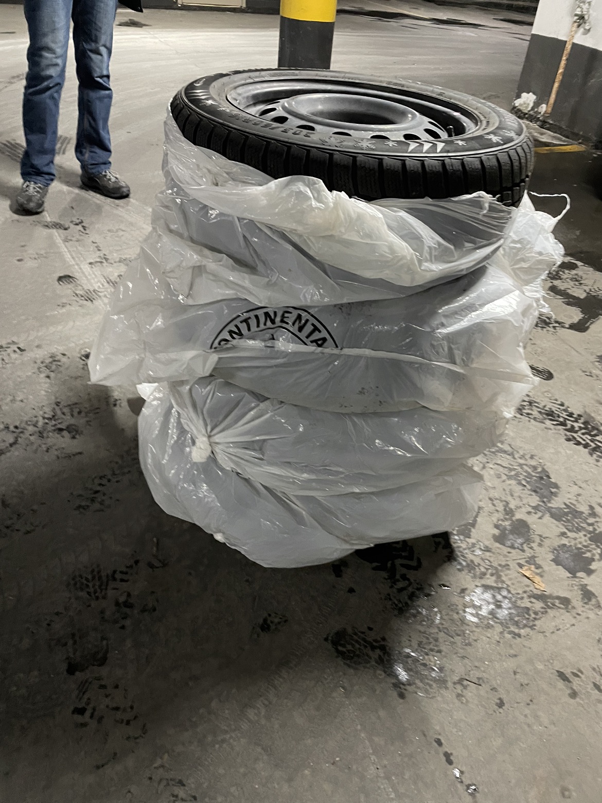 4x Winter tires with steel  rims  205/60R 16 Radial - photo 2