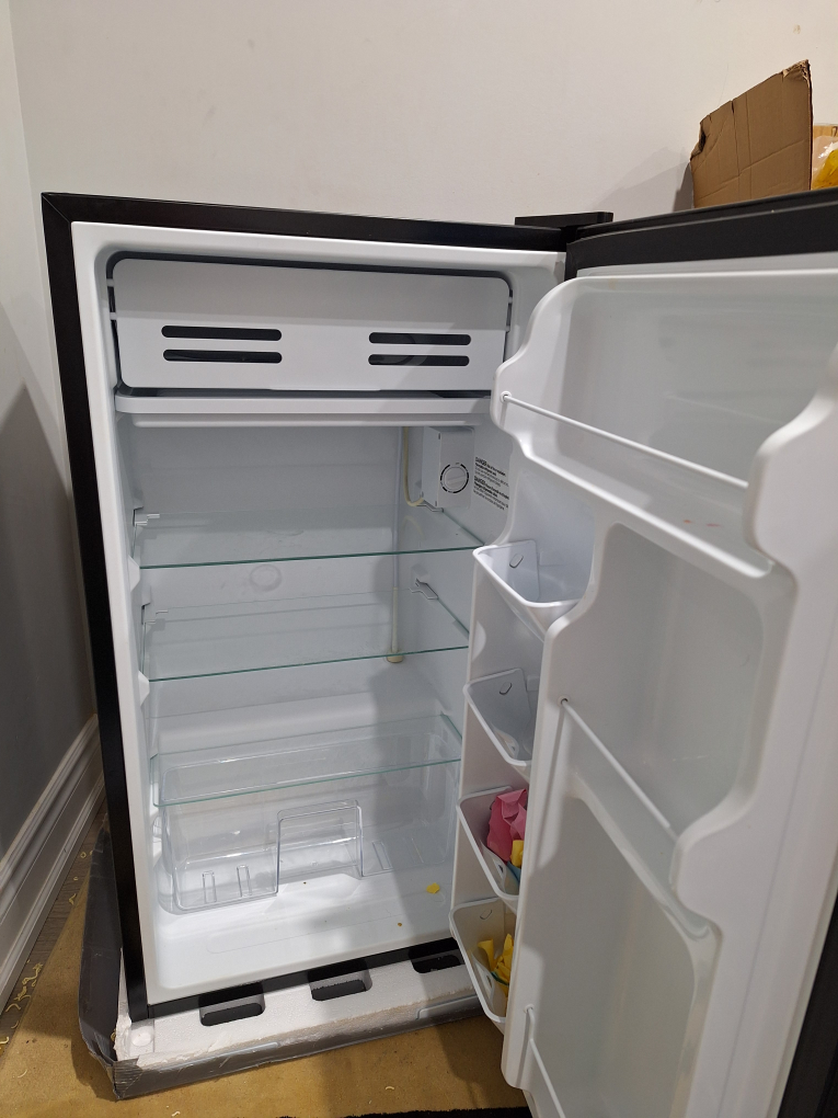 refrigerator - photo 2