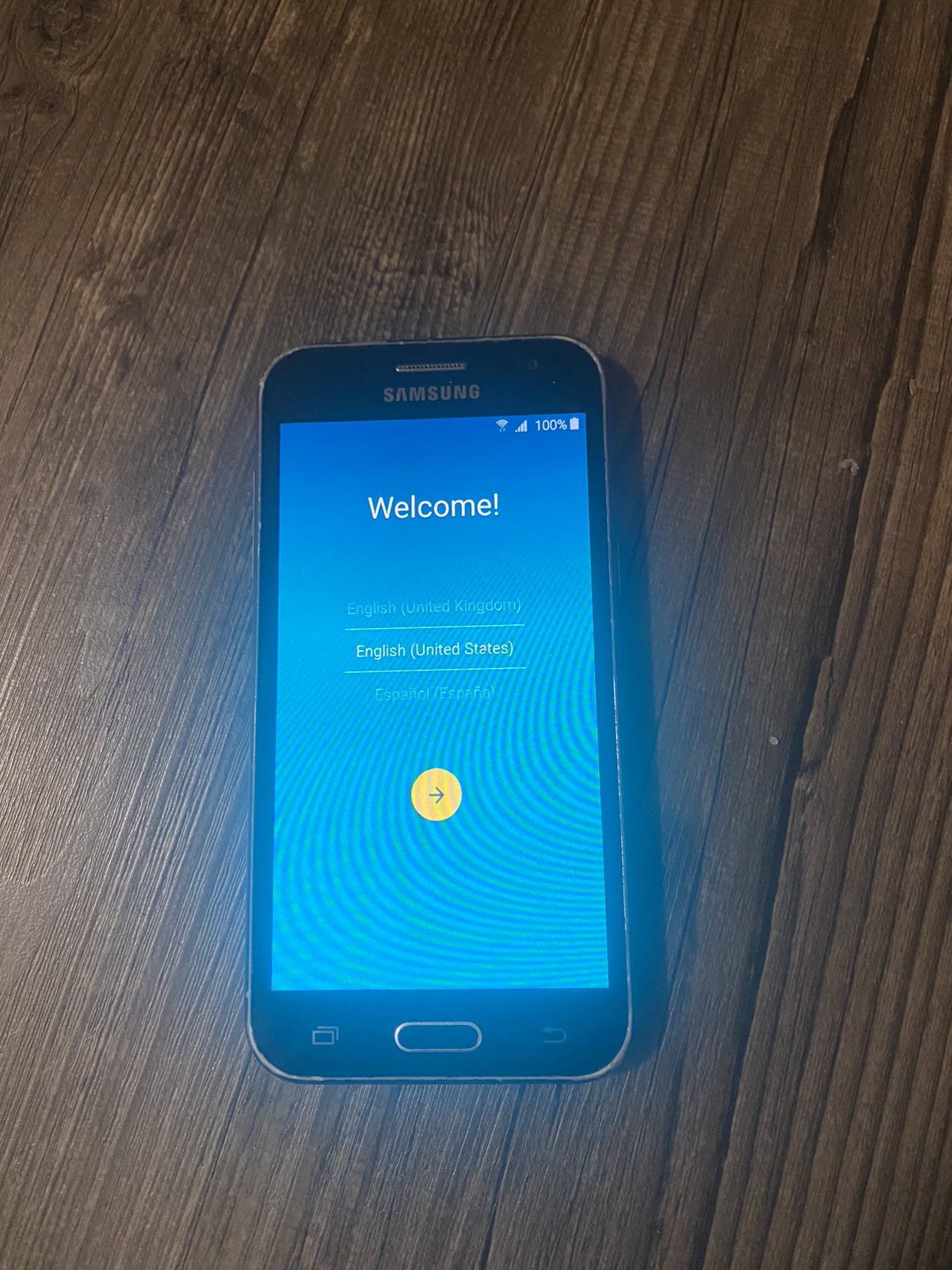 Smart phone Galaxy J2 thumbnail