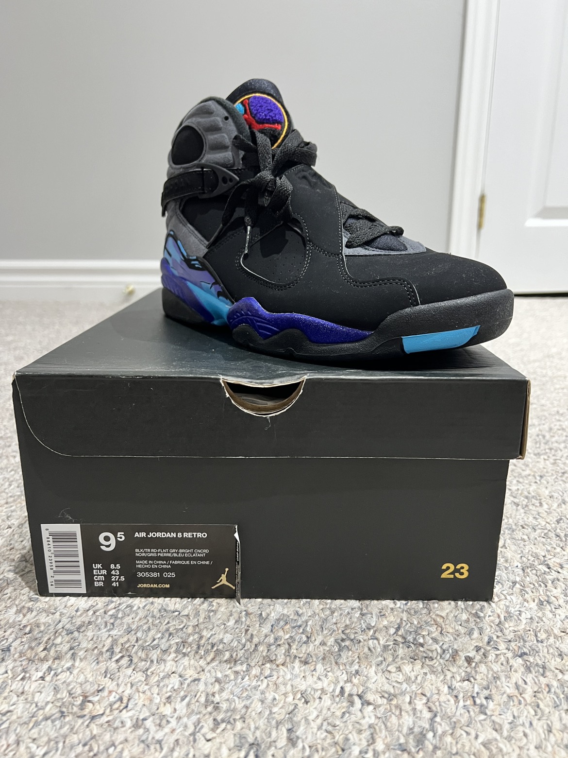 Jordan 8 Aqua size 9.5. DS and OG all with reciept.