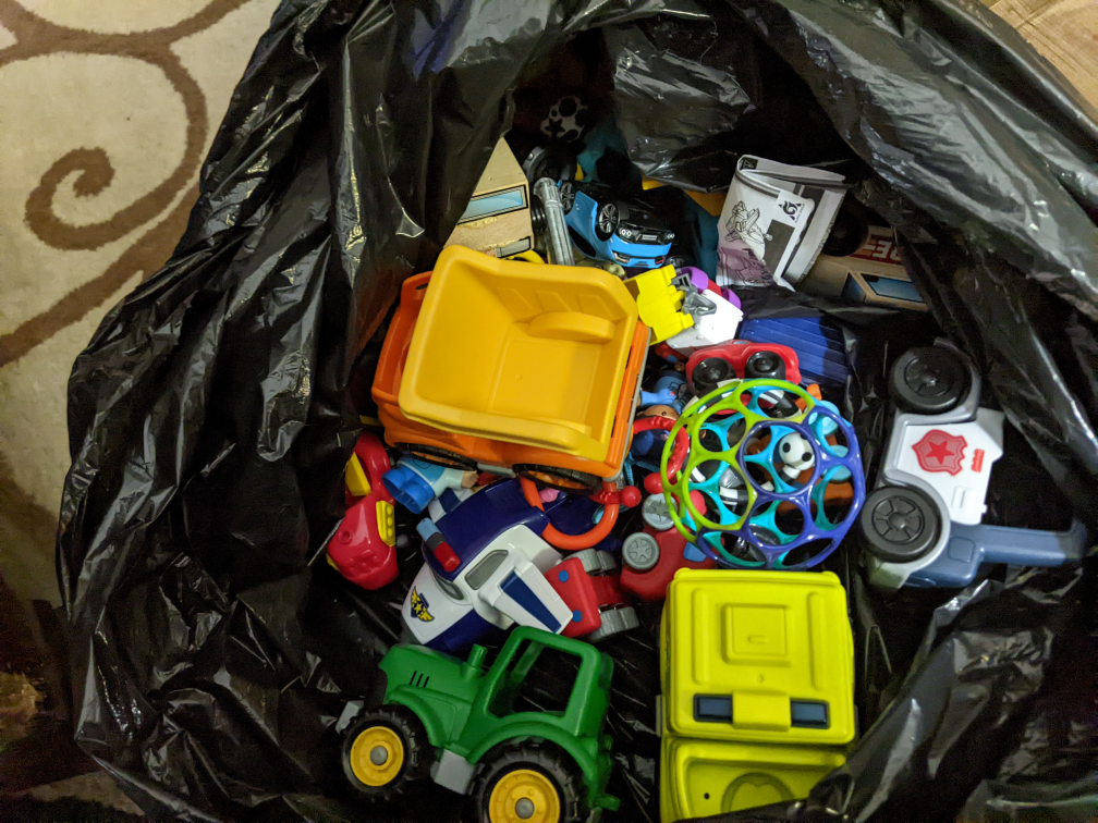 toys, books, stuffed animals, cars - photo 3