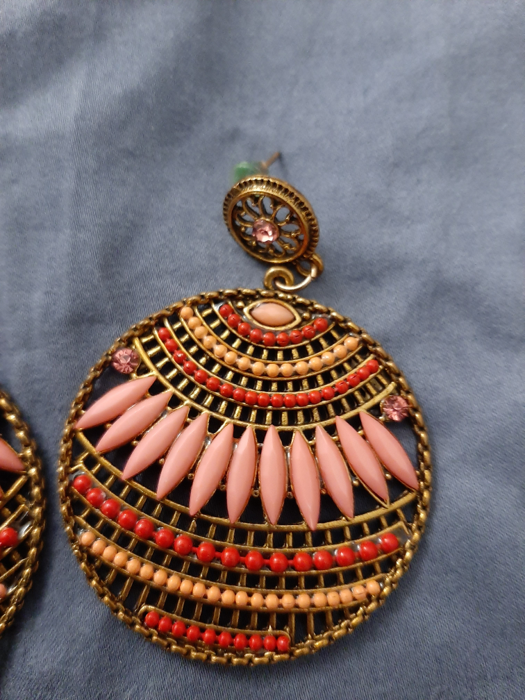 beautiful pink earrings image indicator(2)