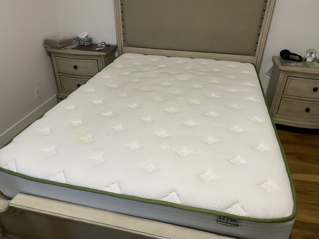 Queen mattress, medium firm - photo 2