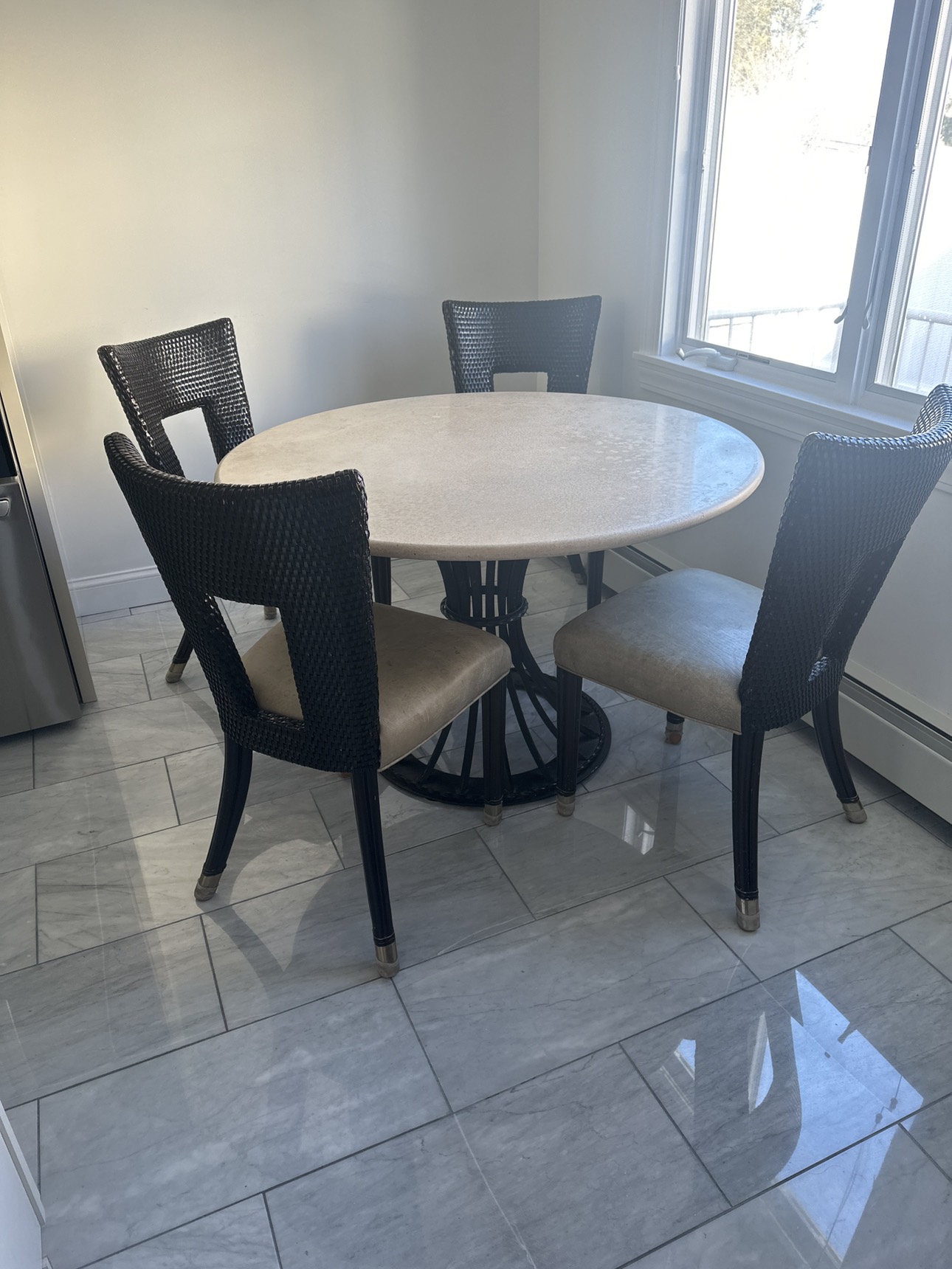 Dine table 4chairs