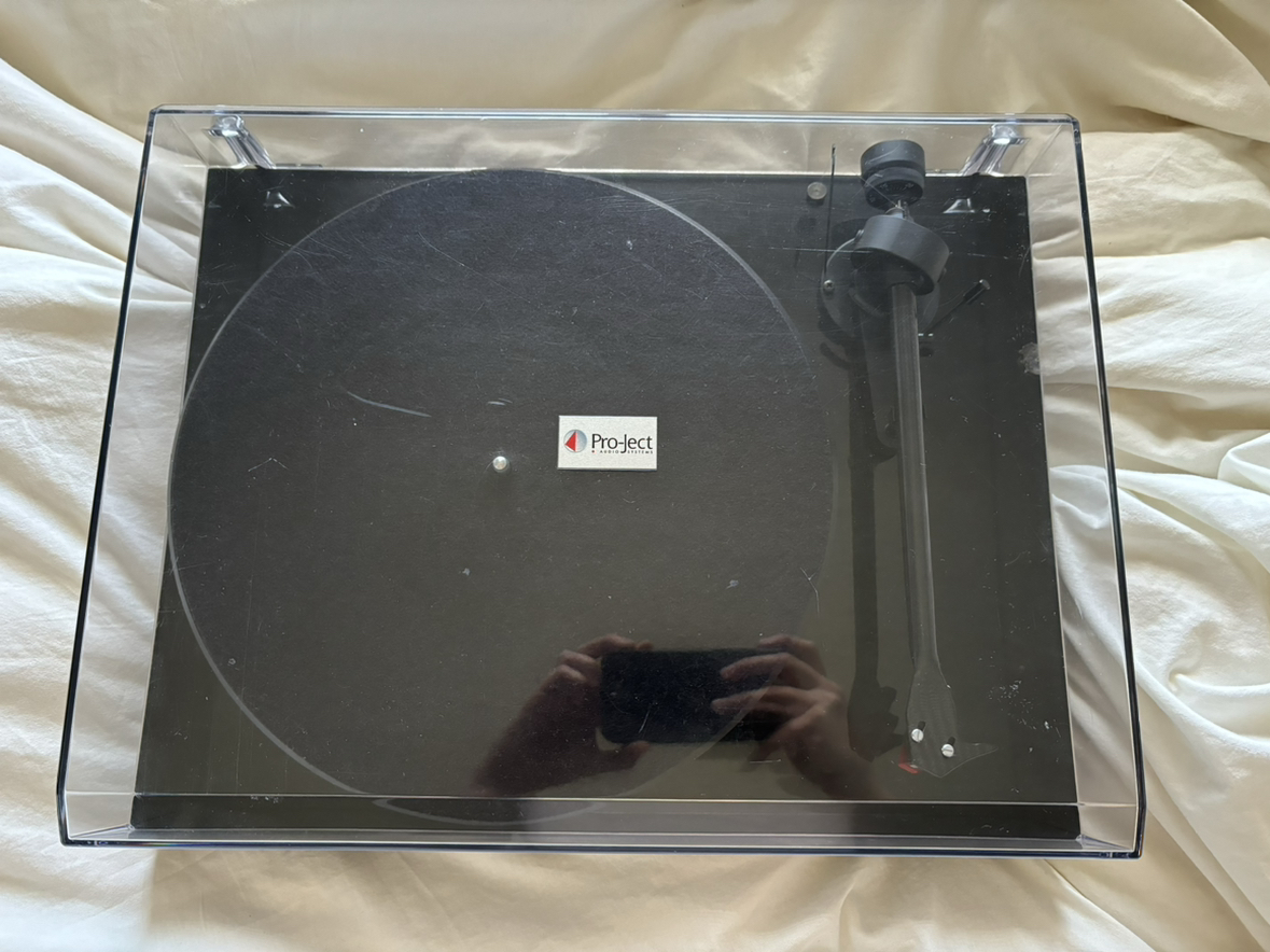 Pro-Ject Debut Carbon Turntable - photo 2