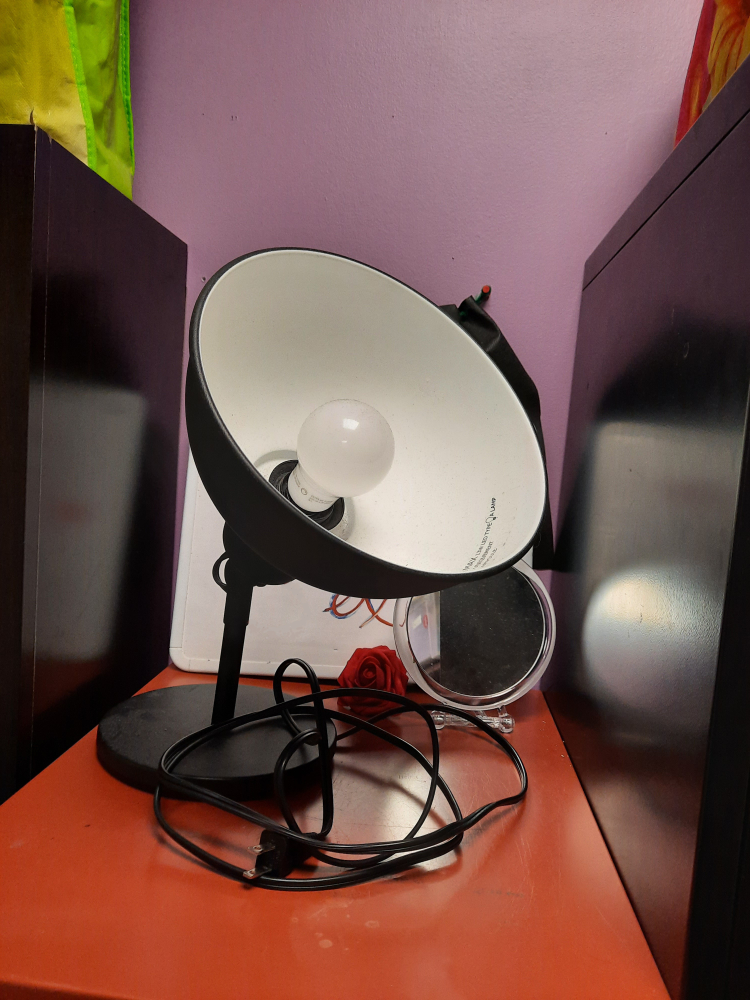 Desk Lamp + Lightbulb thumbnail