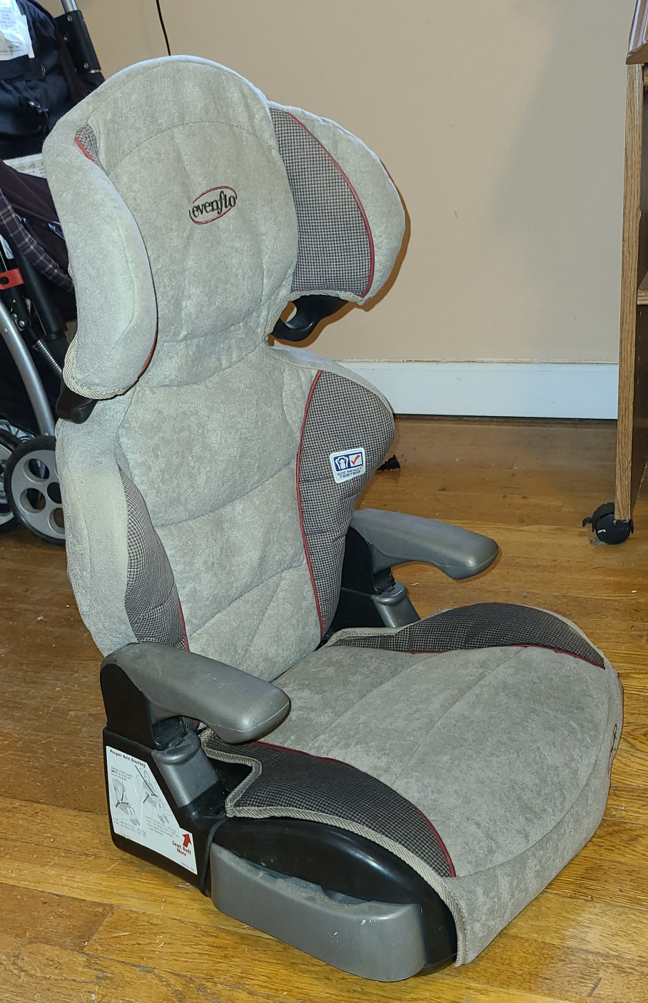 Baby booster seat. - photo 2