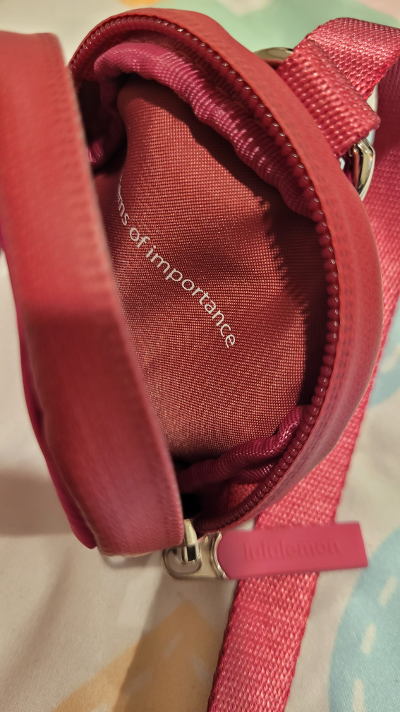 Lululemon pink sling bag image indicator(3)
