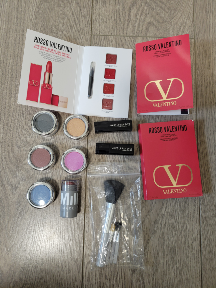🏈 Brand New & Barely Used Make Up Lot image indicator(2)