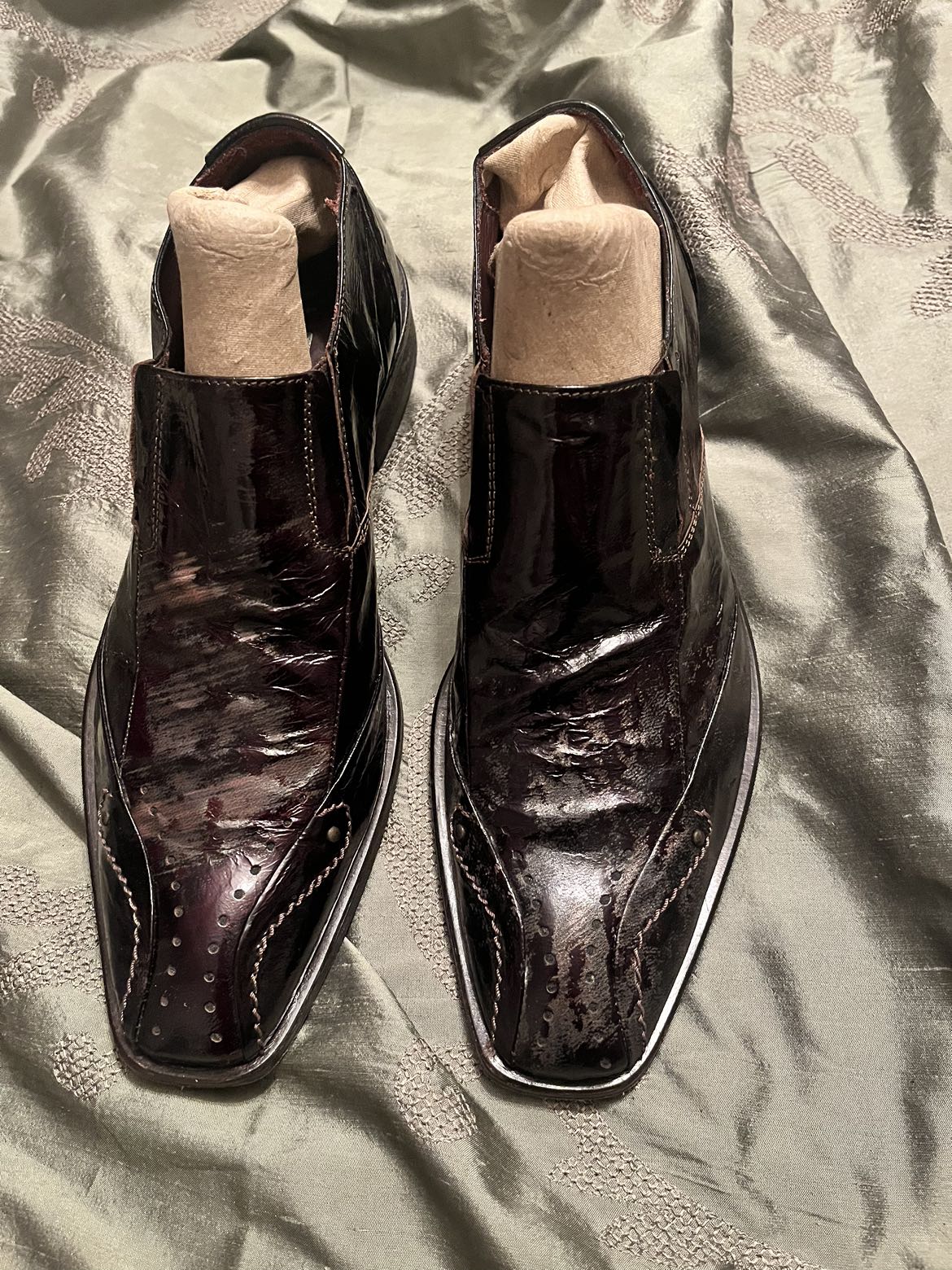 Men’s Aubergine short look like cowboy shoes🥕 image indicator(2)