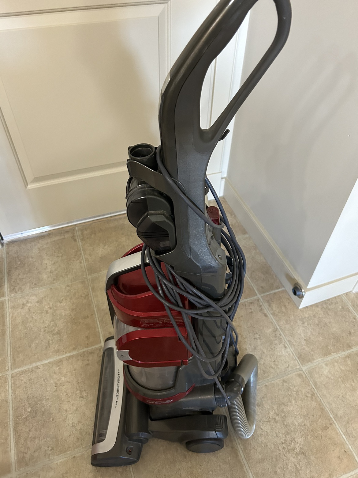 LG Super Vacuum Cleaner - photo 2