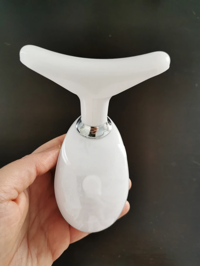 NEW - Wrinkle Reducing Instrument with Light Therapy 💡 image indicator(3)