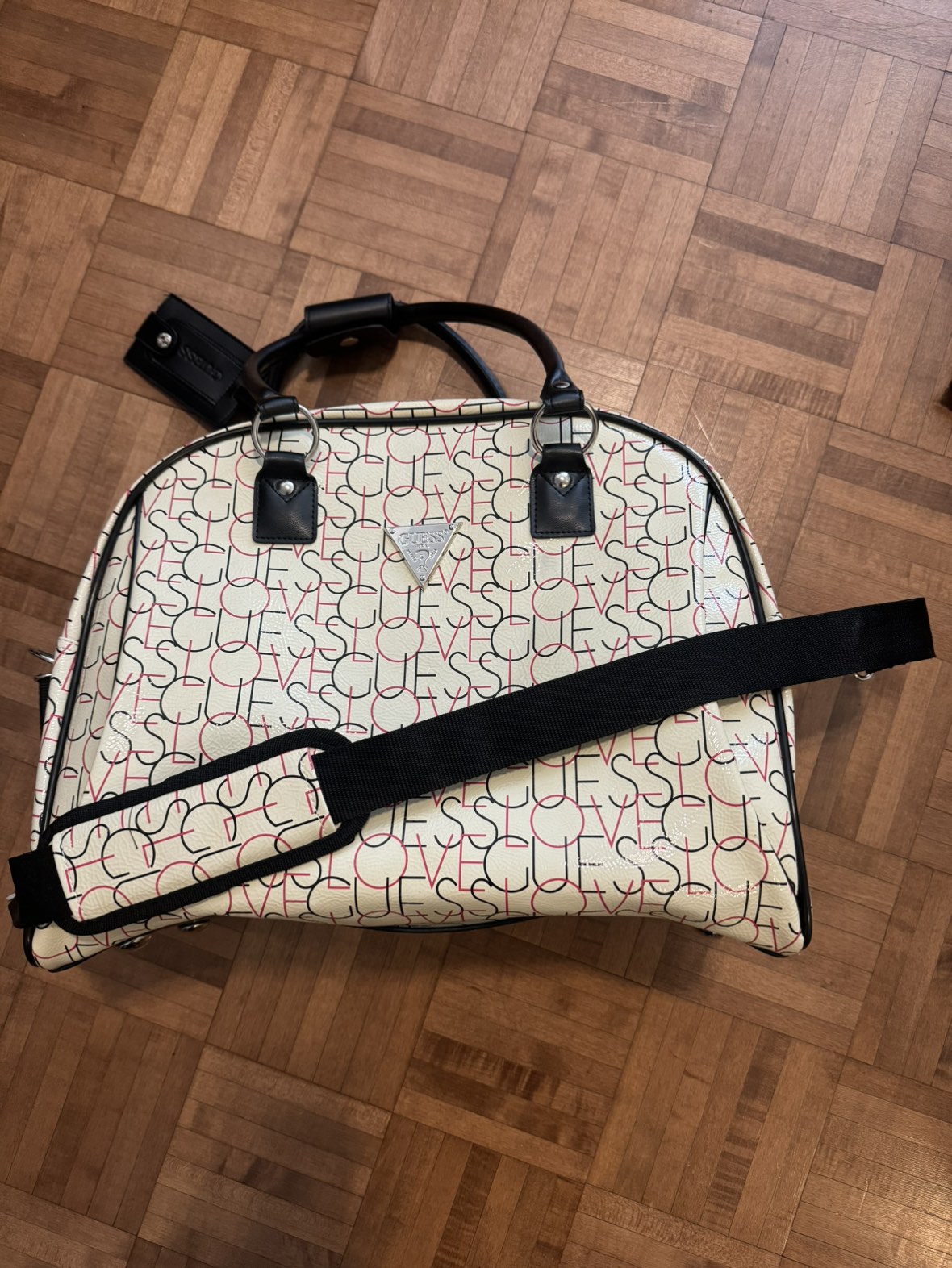 Guess travel bag thumbnail