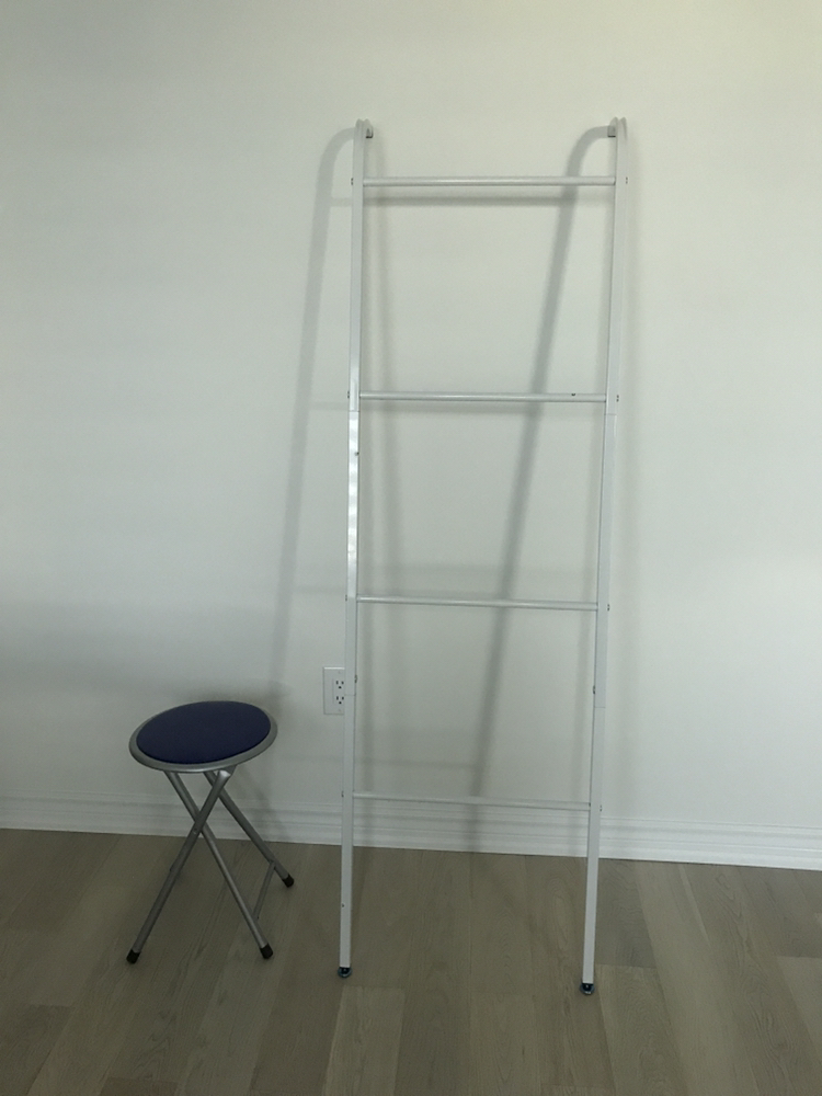 White metal towel ladder - New (Open box) image indicator(2)