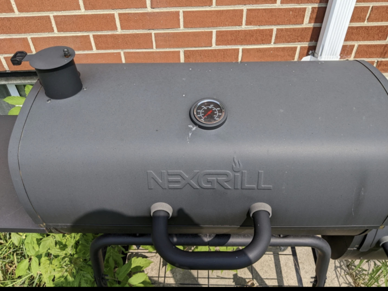 Nexgrill 29-inch Barrel Charcoal Smoker & BBQ in Black image indicator(3)