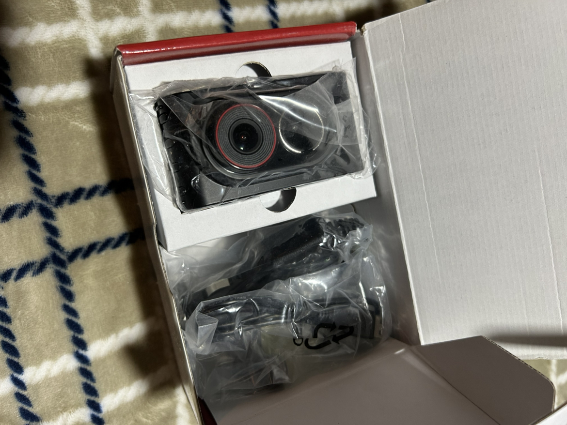 Garmin Dash cam 35 - GPS enabled.  Full HD 1080p image indicator(2)