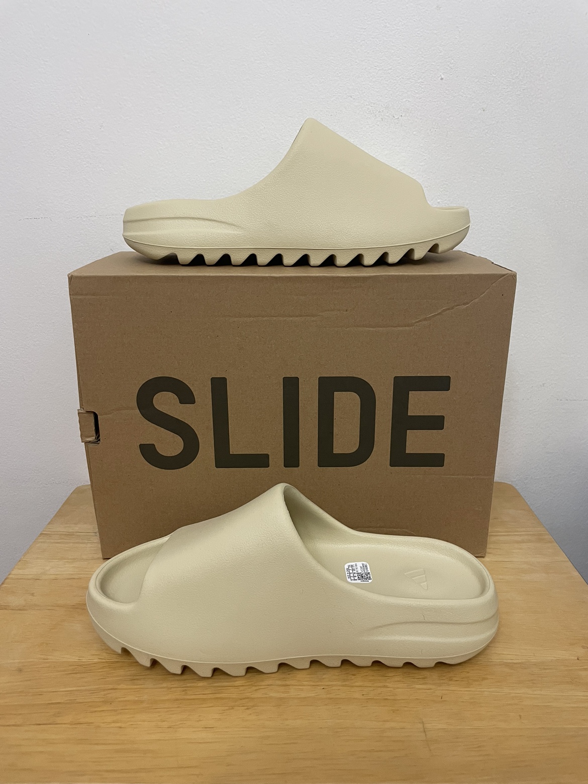 Yeezy Slides “Bone” Brand New Size 10