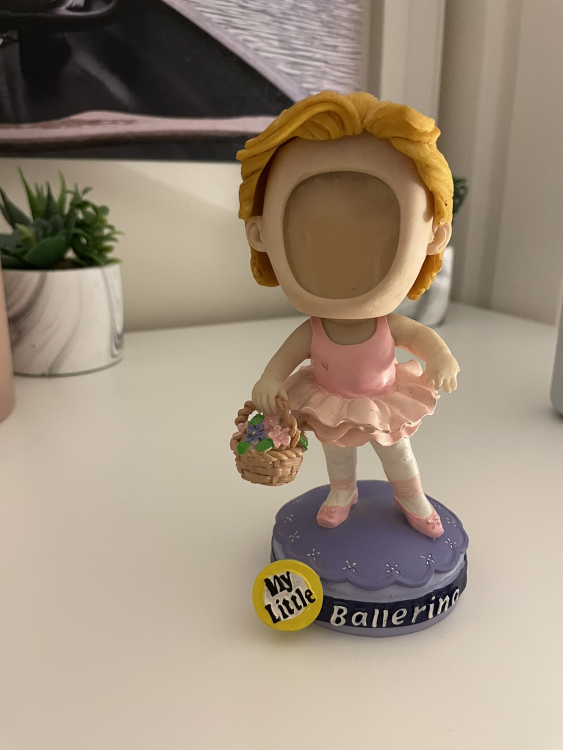 Ballerina picture frame Bobble Head #Freecycle thumbnail