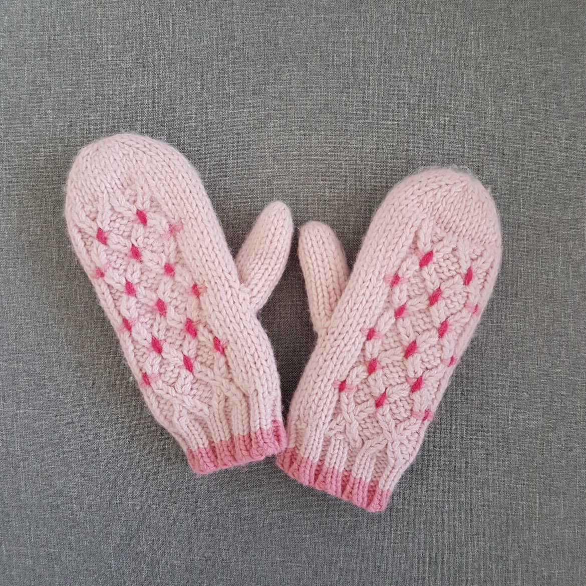 Cute pink mitts thumbnail