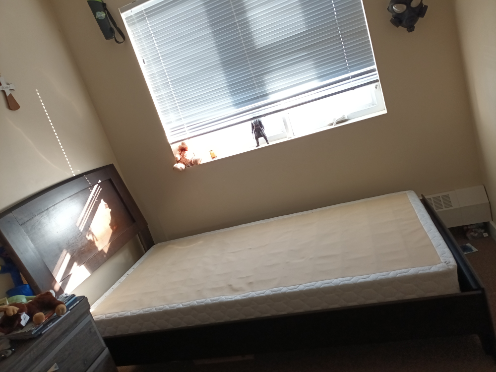 twin bed - photo 4