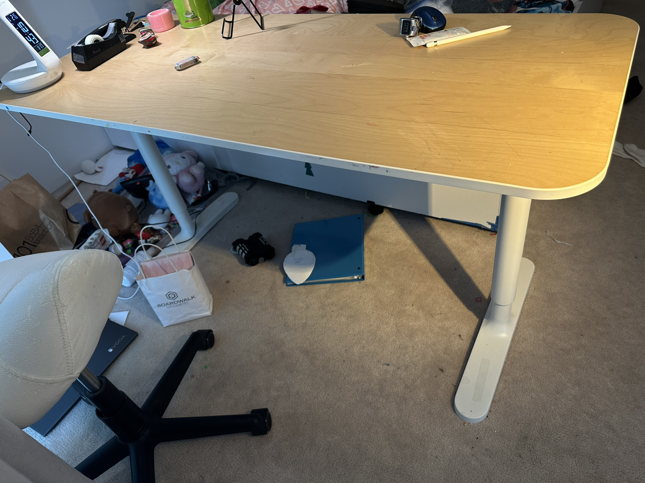 Adjustable height computer/ working desk