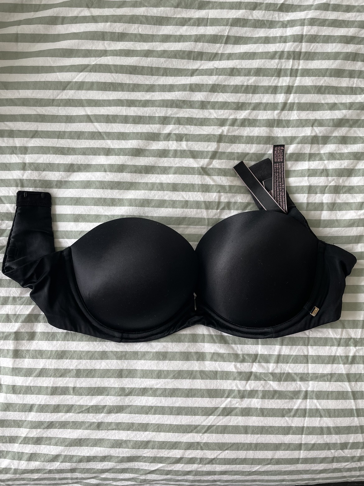 Black strapless VS bra 32D thumbnail