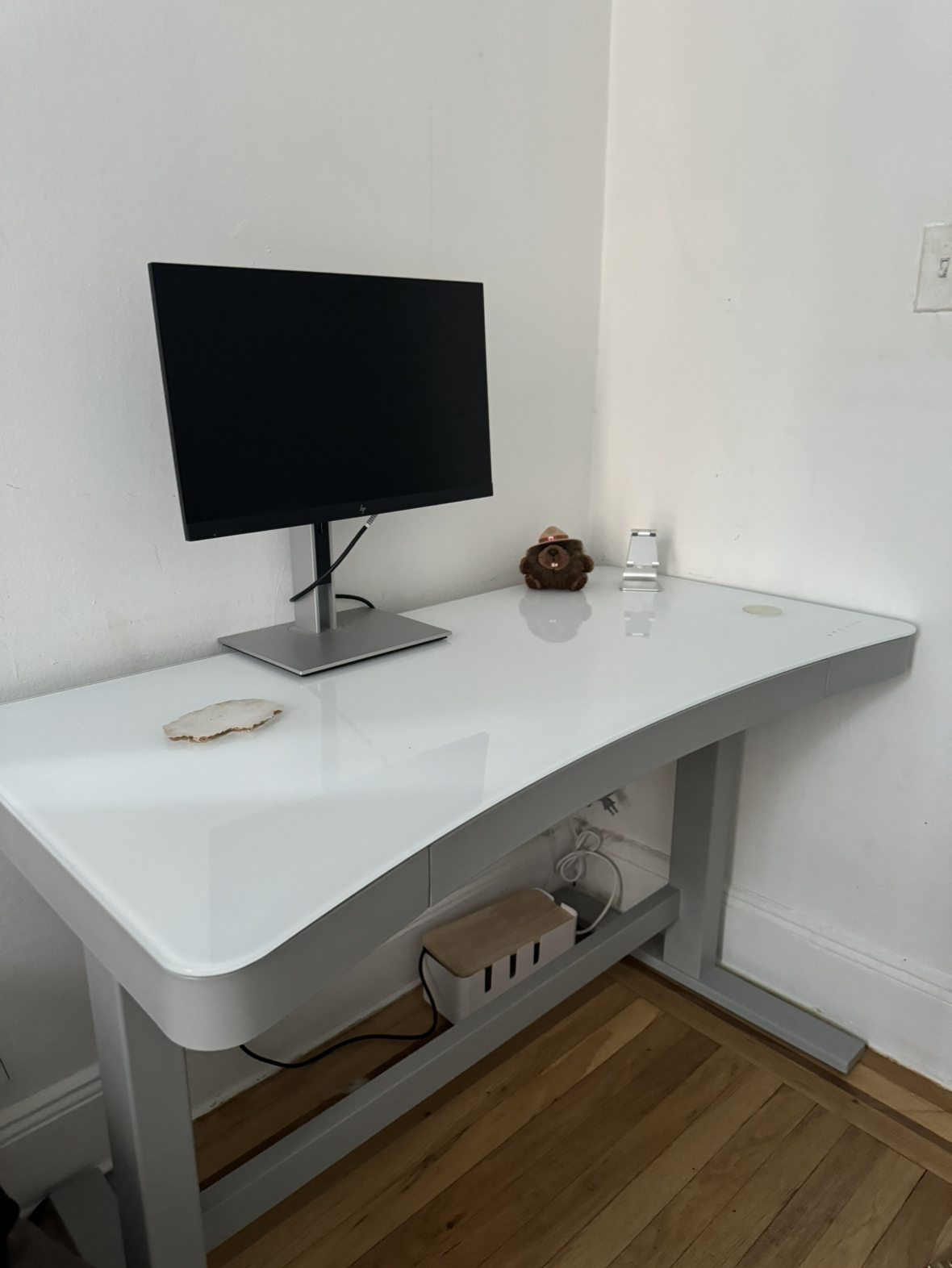 Selling Deep Seated Desk Chair and Monitor