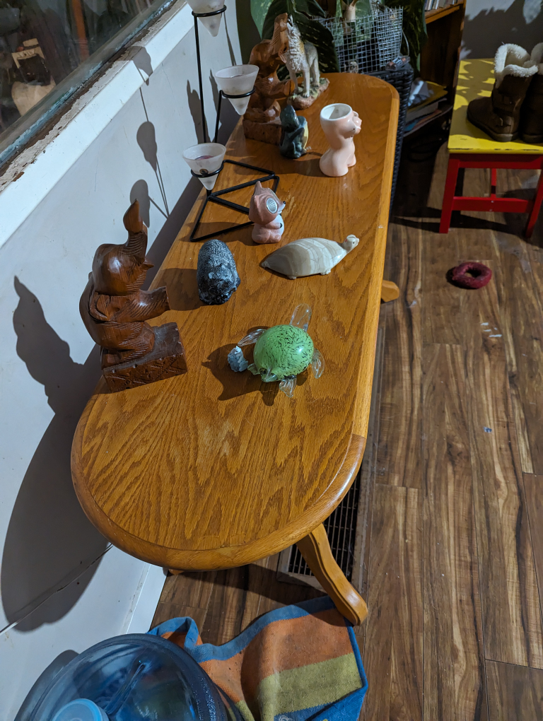 Solid oak entry table 52 inches long 16 inches wide  24 inches h - photo 2