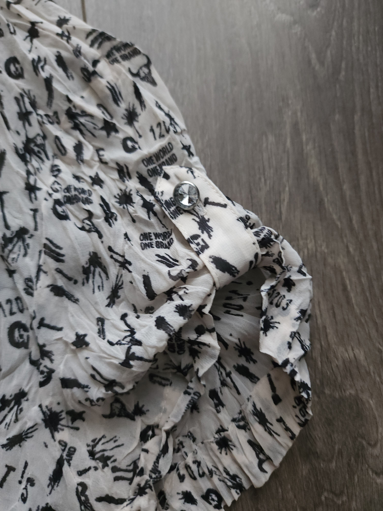 New Guess Short Sleeved Shirt Size XS image indicator(6)