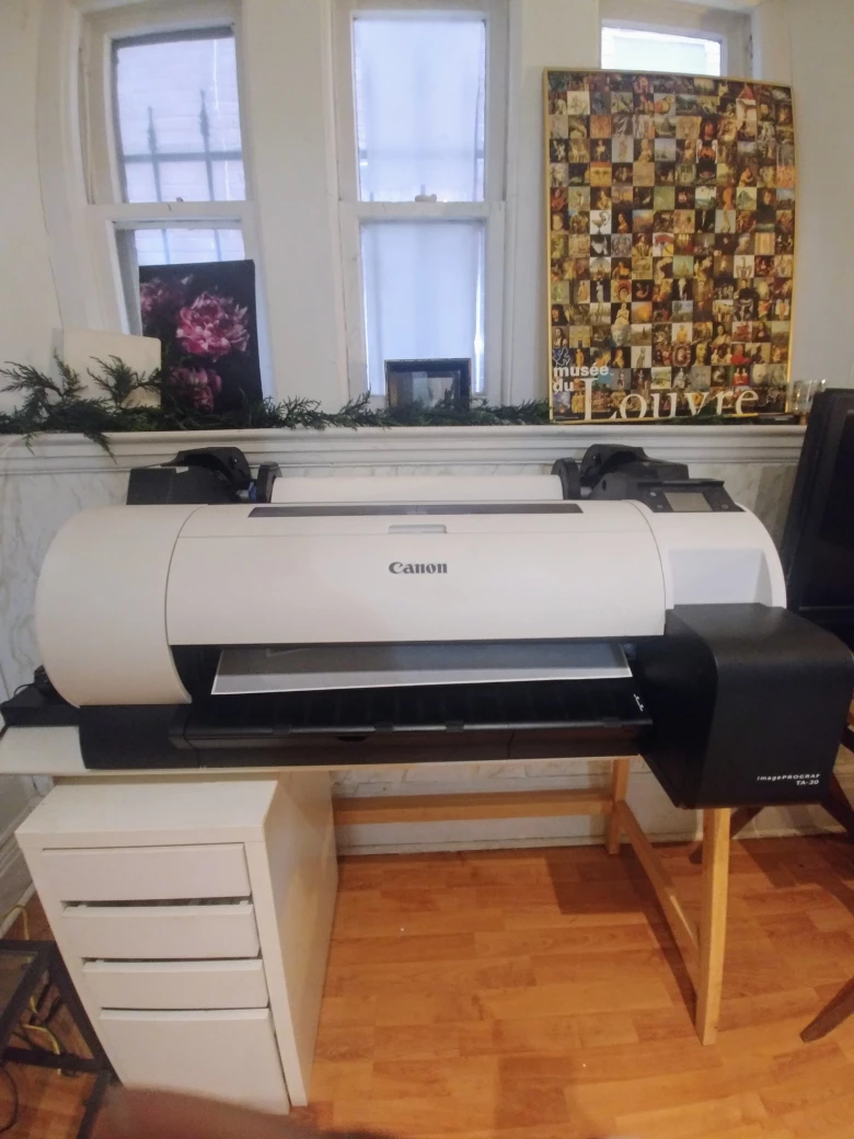 Canon ImagePROGRAF 24" Large Wide Format Printer image indicator(2)